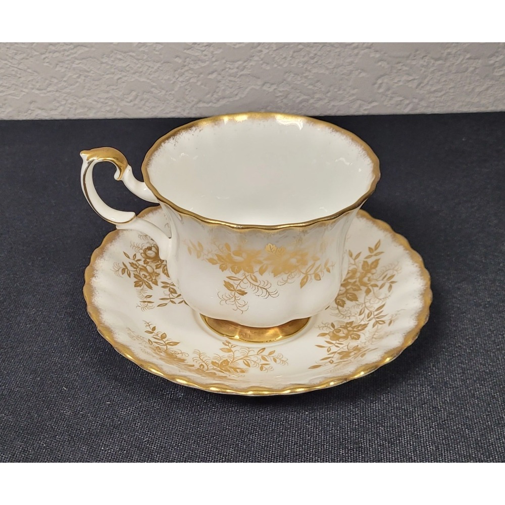 Vtg Royal Albert Antoinette Tea Cup Saucer Bone China England Gold Floral Fluted
